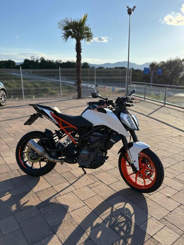 KTM 125 Duke Bianco perlato