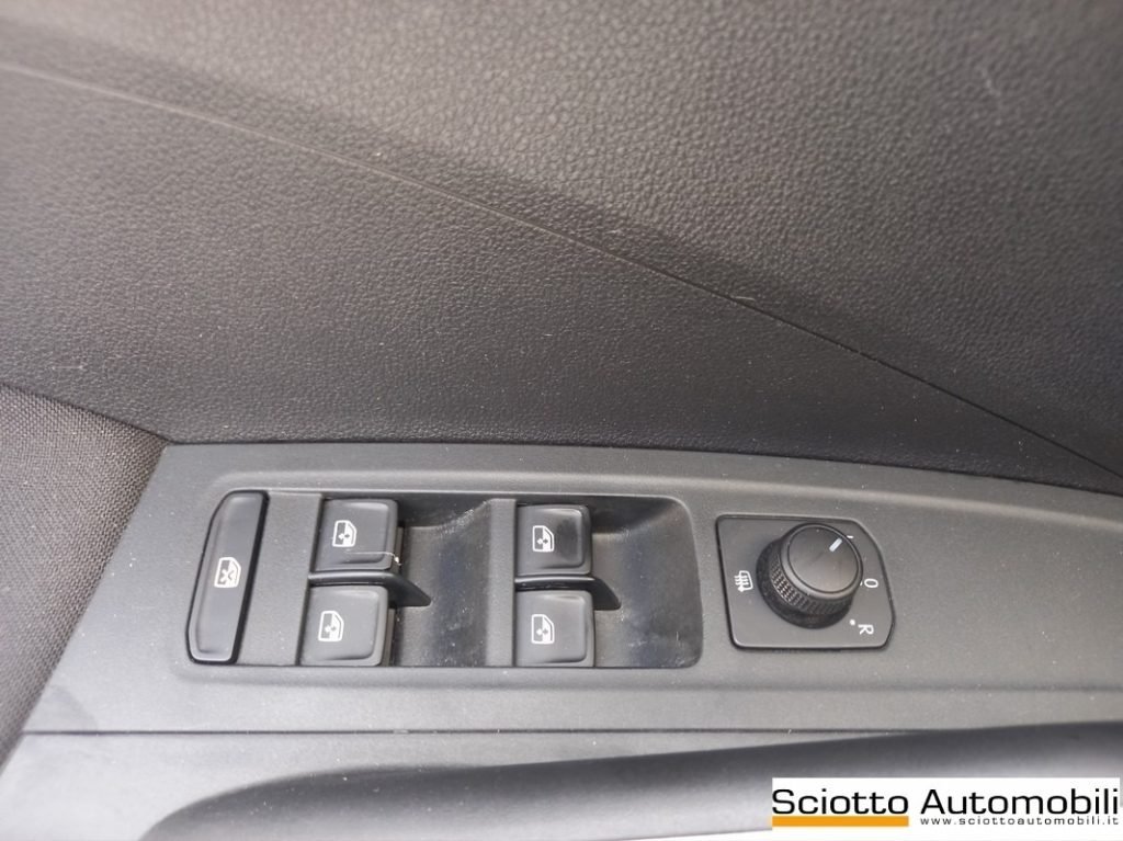 SKODA Fabia 1.0 MPI 80 CV Style - 12
