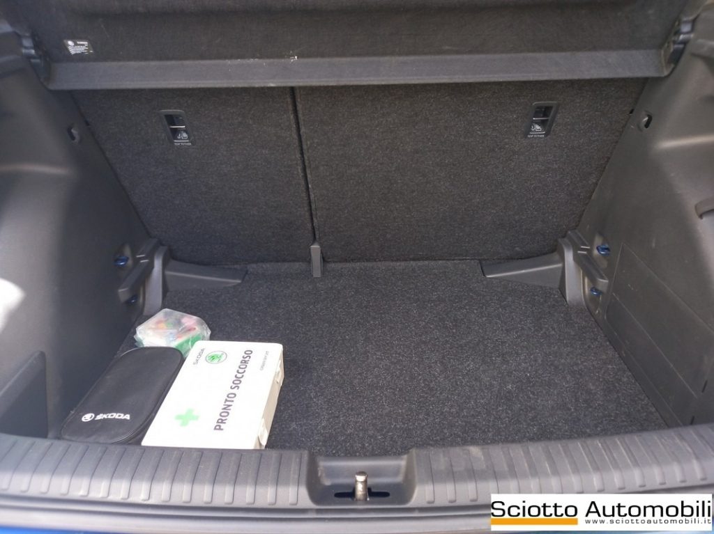 SKODA Fabia 1.0 MPI 80 CV Style - 17