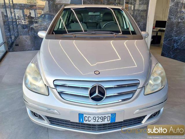 MERCEDES-BENZ B 180 Silver pastel