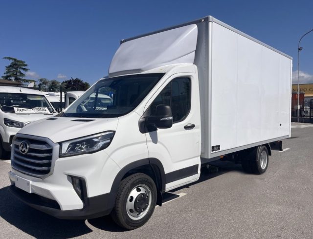 MAXUS Deliver 9 Bianco pastello