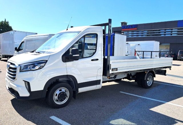 MAXUS Deliver 9 Bianco pastello