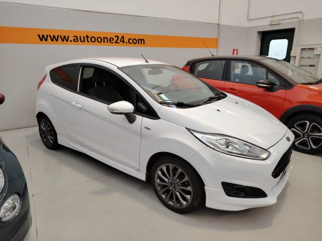 FORD Fiesta Bianco metallizzato