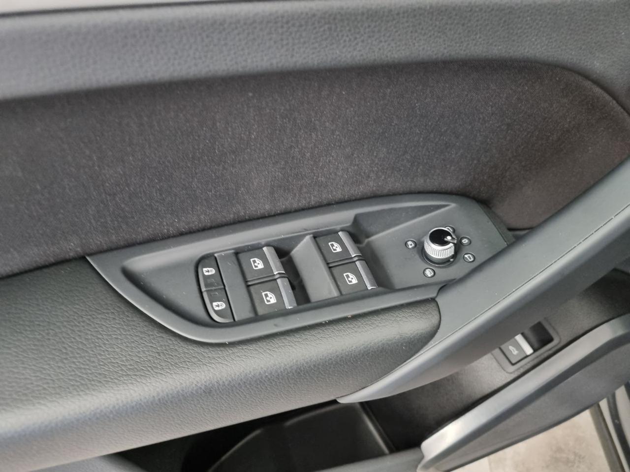 AUDI Q5 50 TFSI e quattro S tronic S line s-line - 9