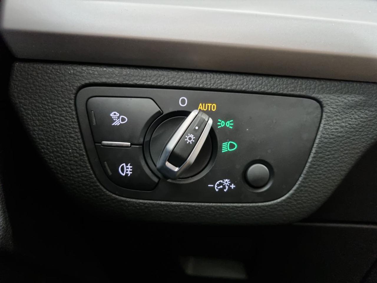 AUDI Q5 50 TFSI e quattro S tronic S line s-line - 35