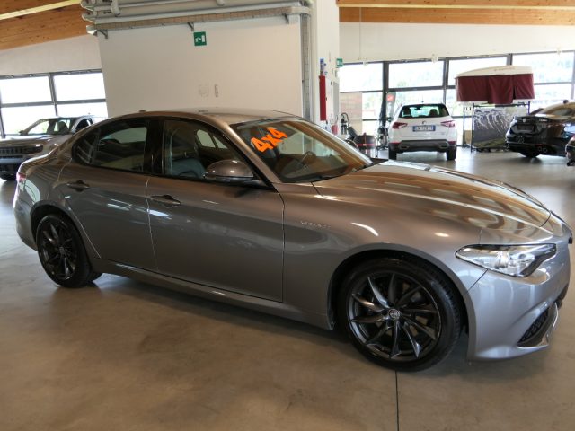 ALFA ROMEO Giulia Dunkelgrau metallisiert