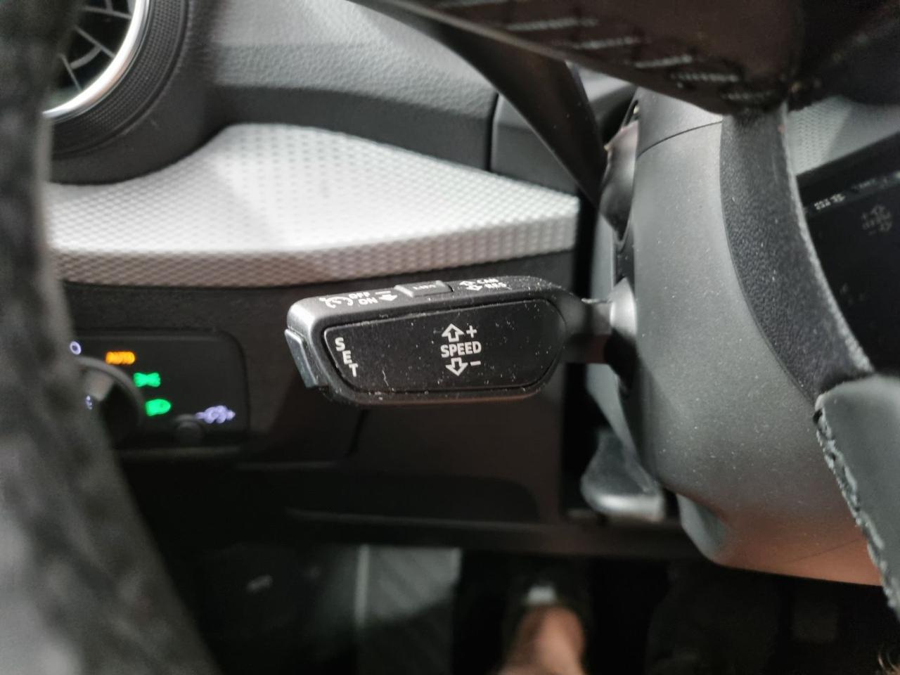 AUDI Q2 30 TDI Identity Black - 35