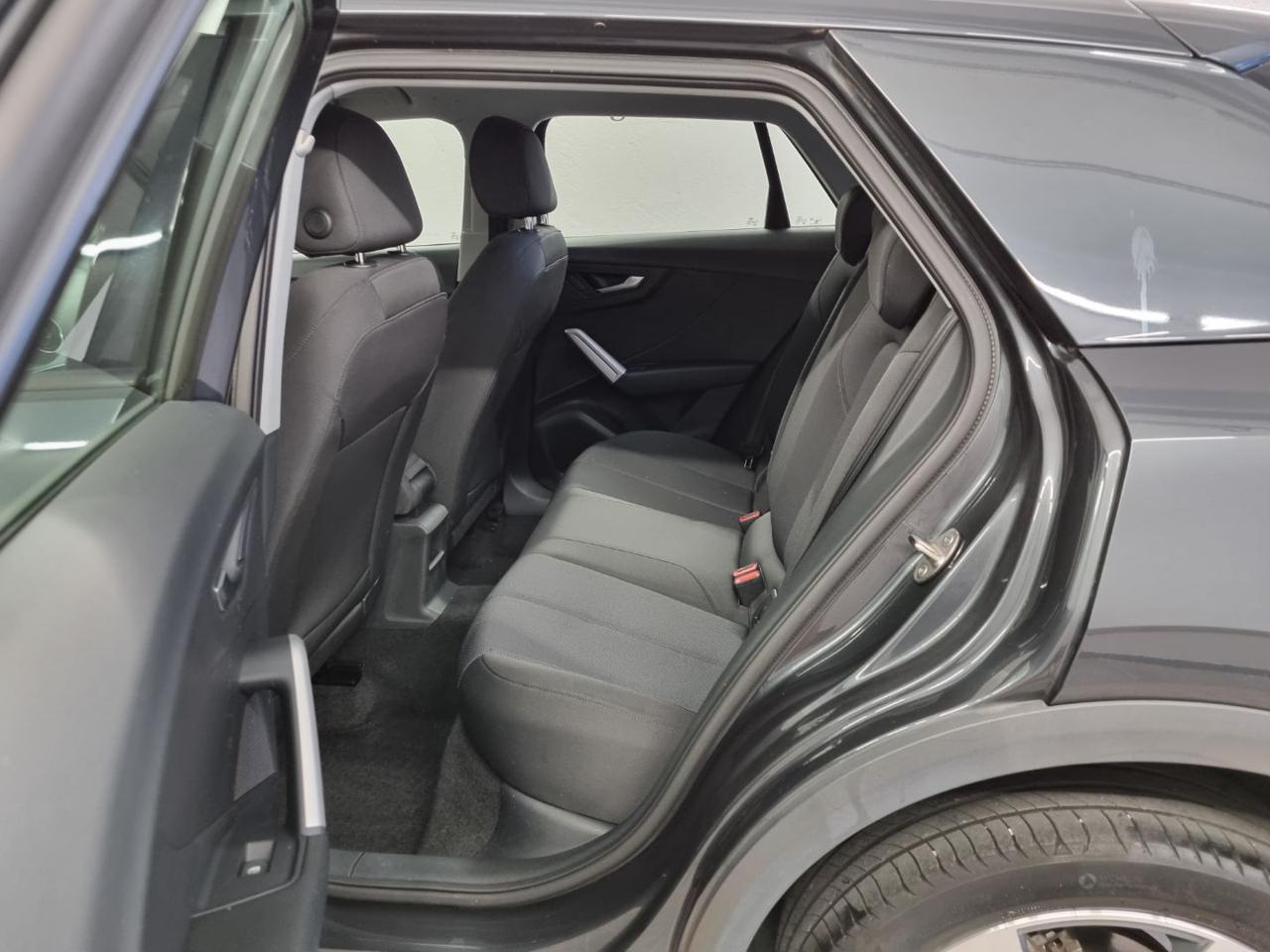 AUDI Q2 30 TDI Identity Black - 11