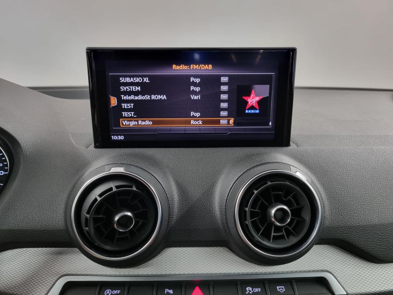 AUDI Q2 30 TDI Identity Black - 15