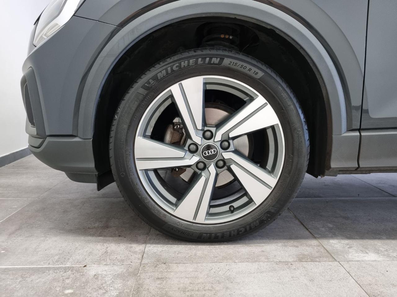 AUDI Q2 30 TDI Identity Black - 14