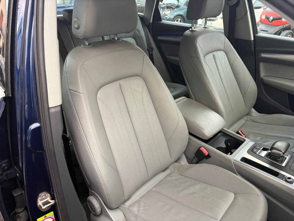 AUDI Q5 40 TDI quattro S tronic Business Design - 8