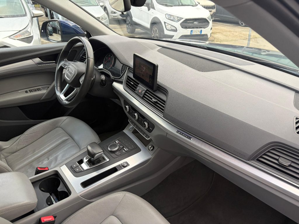 AUDI Q5 40 TDI quattro S tronic Business Design - 9