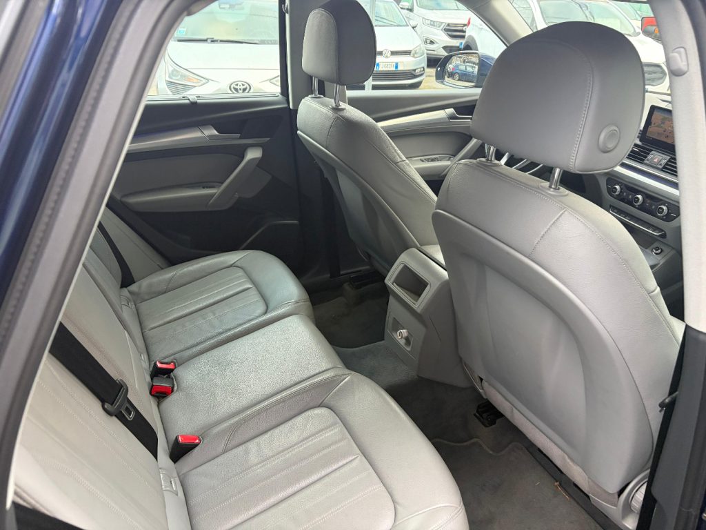 AUDI Q5 40 TDI quattro S tronic Business Design - 10