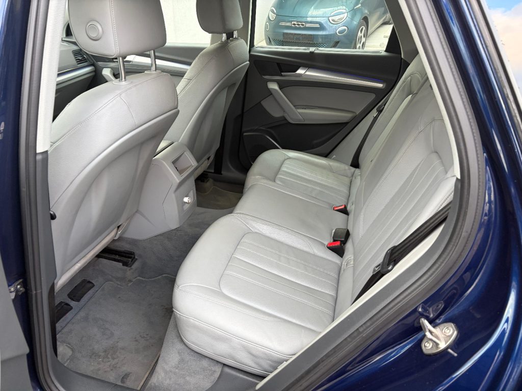 AUDI Q5 40 TDI quattro S tronic Business Design - 12