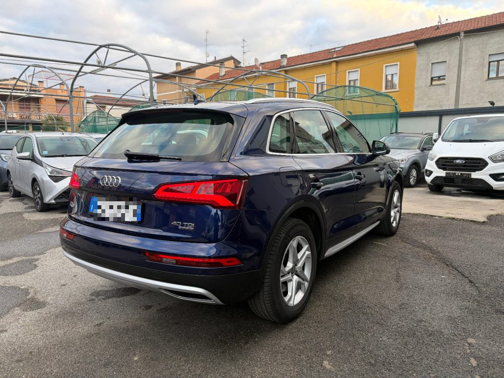 AUDI Q5 40 TDI quattro S tronic Business Design - 14