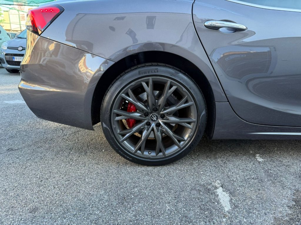 MASERATI Ghibli L4 330 CV MHEV Gransport - 11