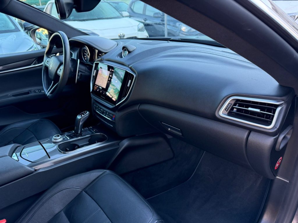 MASERATI Ghibli L4 330 CV MHEV Gransport - 13