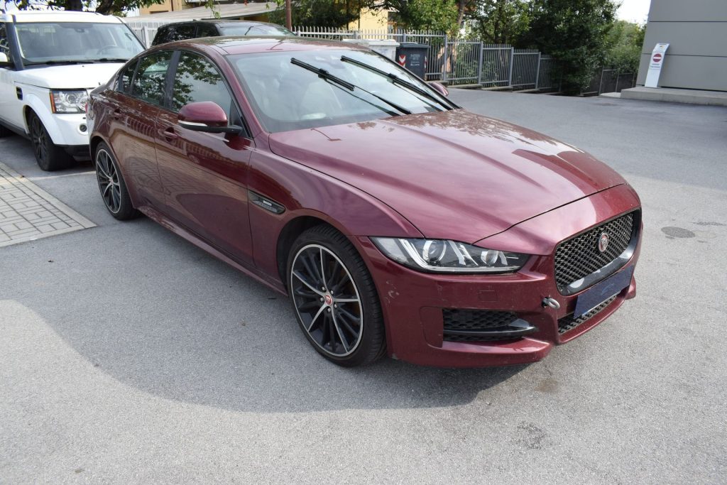 JAGUAR XE 2.0 D Turbo 180 CV AWD AUT. R-SPORT MOTORE DA SOST - 3
