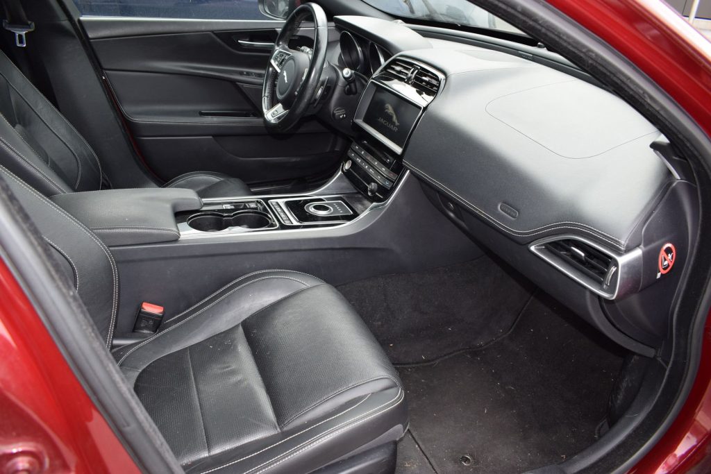 JAGUAR XE 2.0 D Turbo 180 CV AWD AUT. R-SPORT MOTORE DA SOST - 14