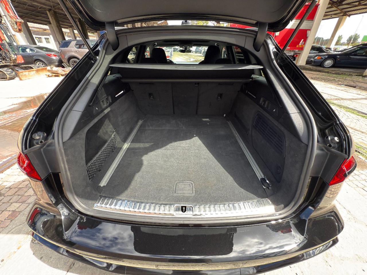 AUDI RS6 Avant 4.0 TFSI V8 quattro tiptronic - 12