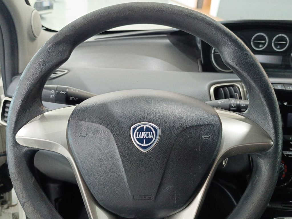 LANCIA Ypsilon 1.3 MJT 16V 95 CV 5 porte S&S Gold - 16