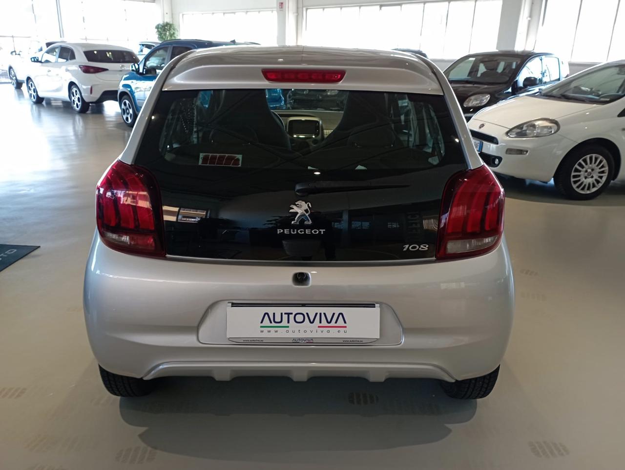 PEUGEOT 108 PureTech 82 5 porte Active - 4