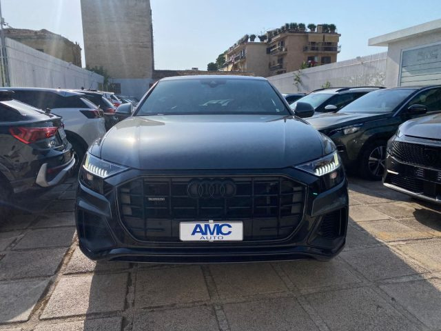AUDI Q8 Grigio scuro metallizzato