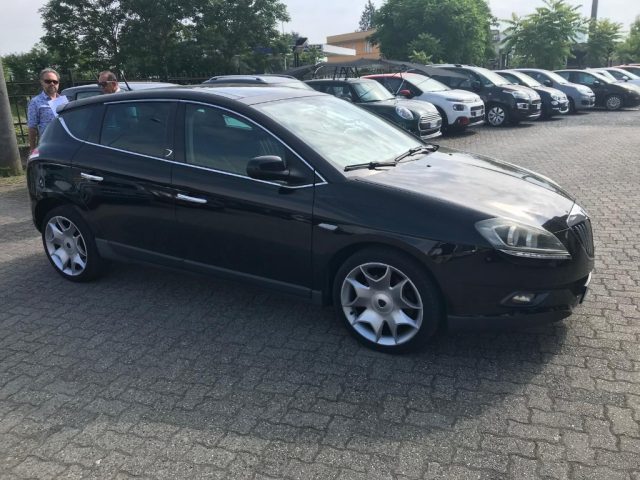 LANCIA Delta Nero pastello