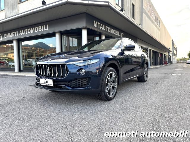 MASERATI Levante Blu metallizzato