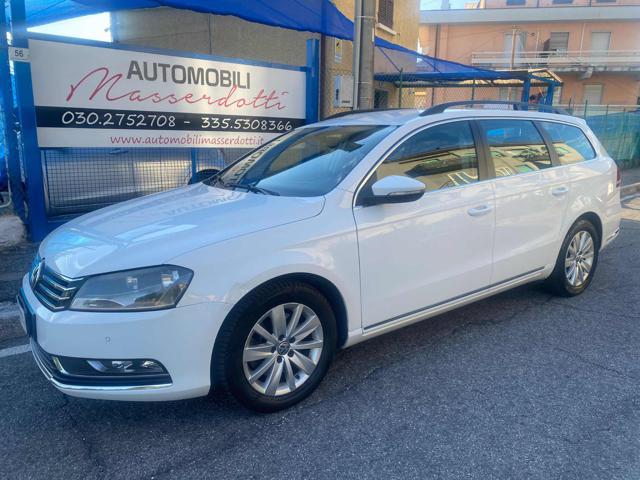 VOLKSWAGEN Passat Bianco pastello