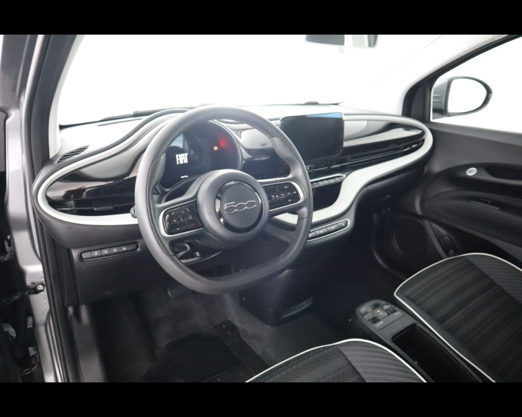 FIAT 500e 42 kWh Passion - 5