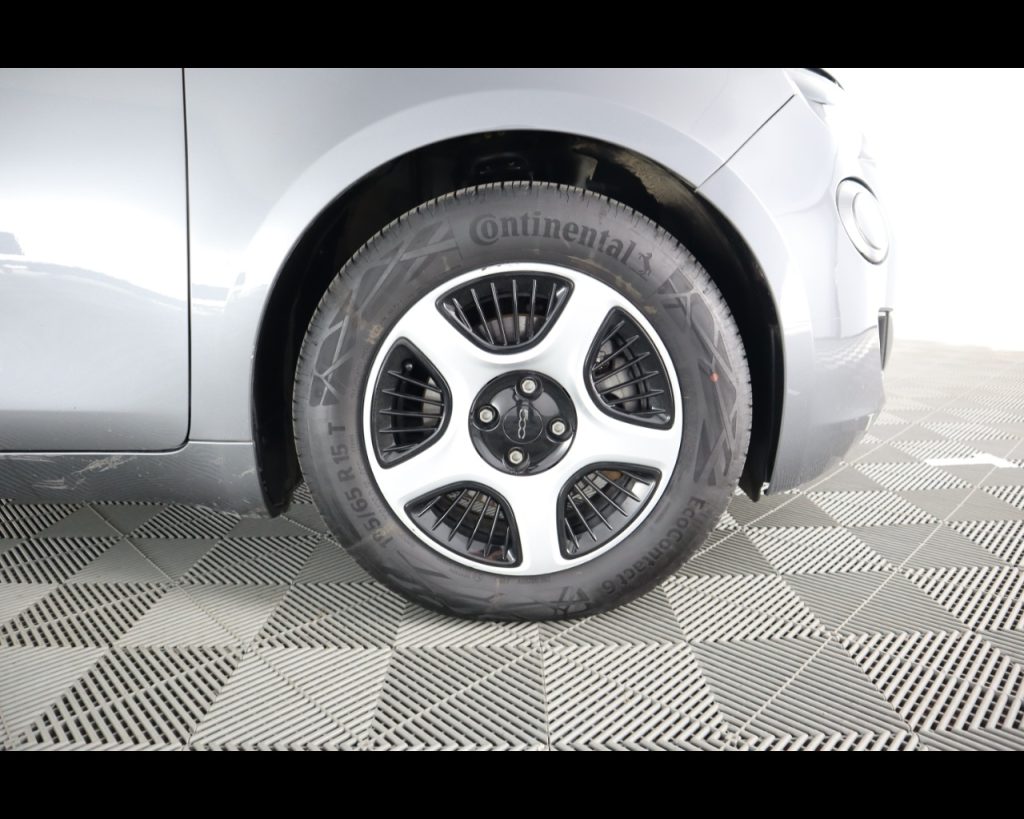 FIAT 500e 42 kWh Passion - 12