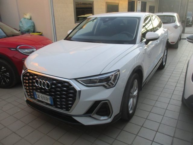 AUDI Q3 Bianco pastello