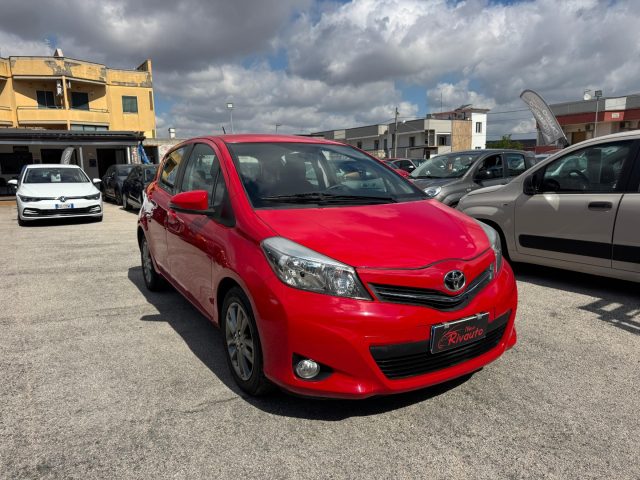 TOYOTA Yaris Rosso metallizzato