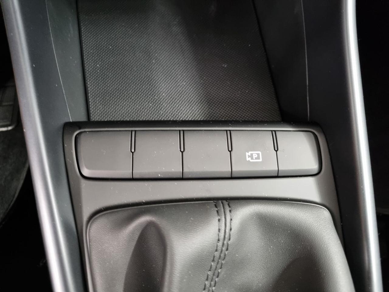 HYUNDAI i20 1.2 MPI MT Connectline - 32