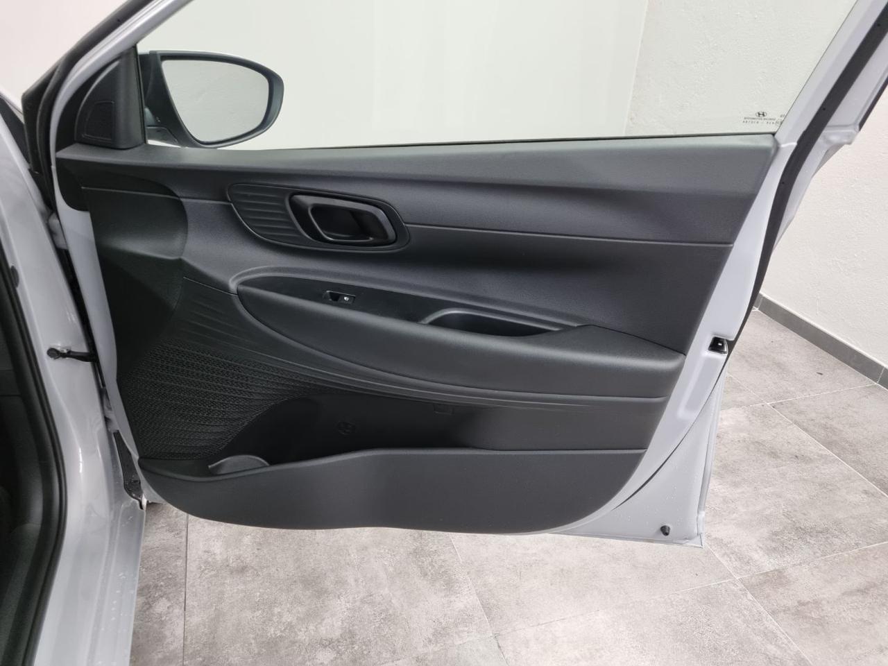 HYUNDAI i20 1.2 MPI MT Connectline - 27