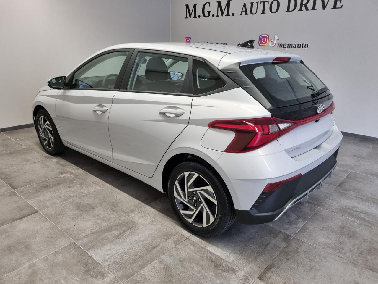 HYUNDAI i20 1.2 MPI MT Connectline - 19