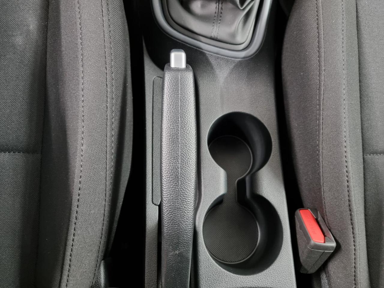 HYUNDAI i20 1.2 MPI MT Connectline - 31