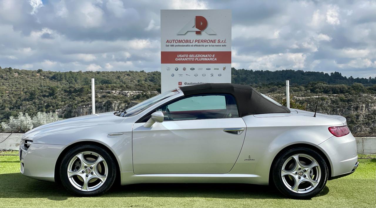 ALFA ROMEO Spider 2.2 JTS Exclusive - 32