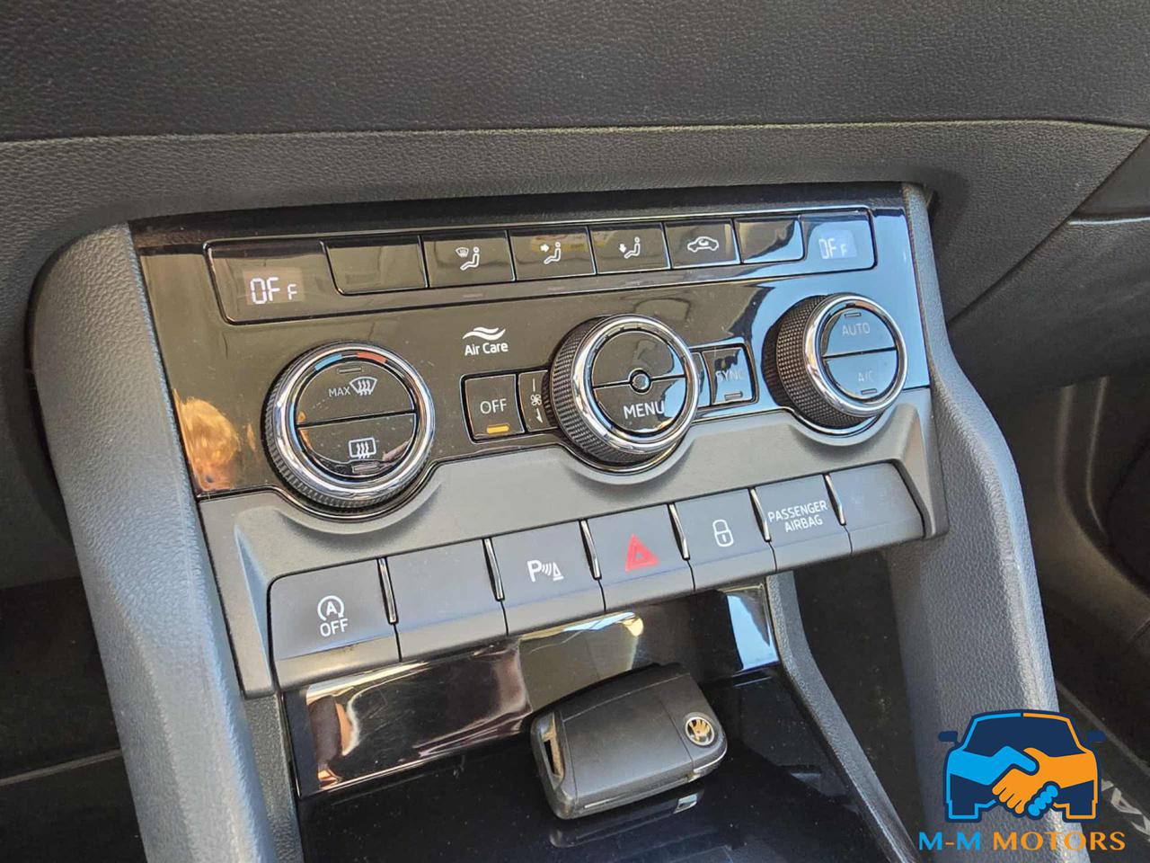 SKODA Karoq 1.5 TSI ACT DSG 4x4 Executive - 15