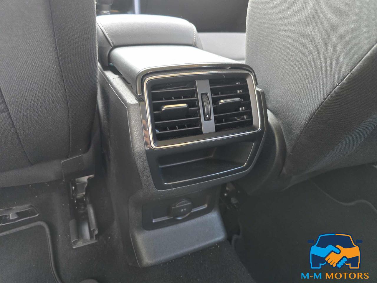 SKODA Karoq 1.5 TSI ACT DSG 4x4 Executive - 17