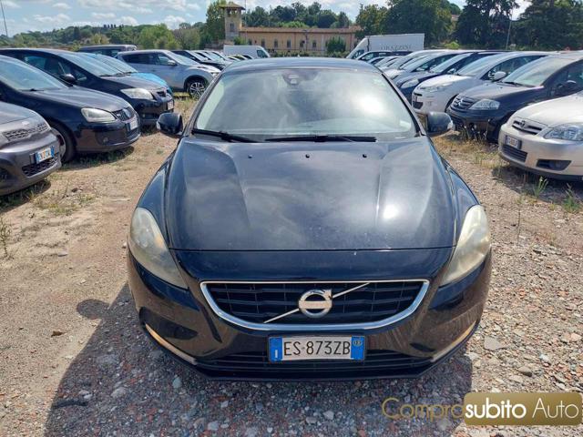 VOLVO V40 Nero pastello