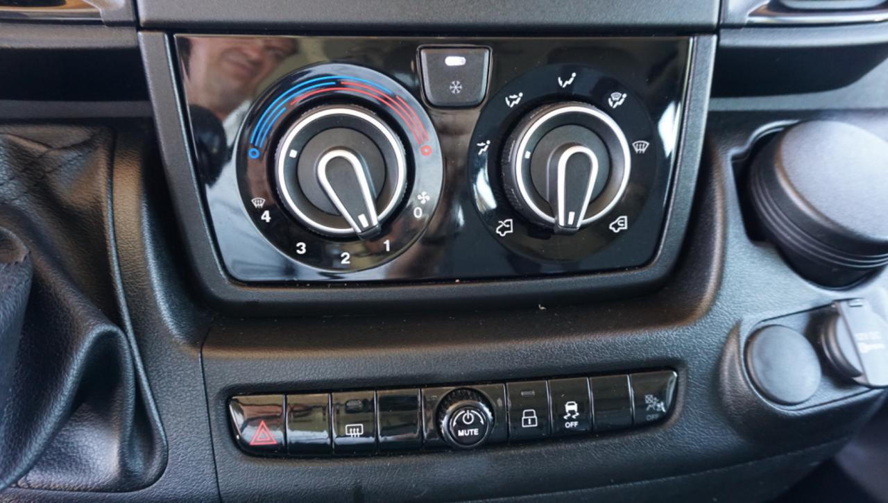 FIAT Ducato 30 2.2 Mjt 140CV PC-TN Panorama - 23