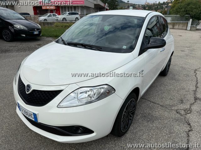 LANCIA Ypsilon Bianco perlato