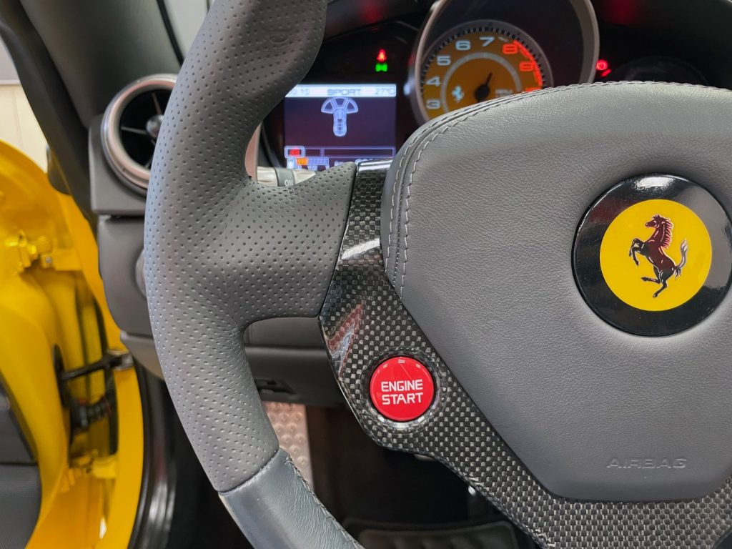 FERRARI California 4.3 DCT - GIALLO TRIPLO STRATO - CARBO - UNICA! - 43