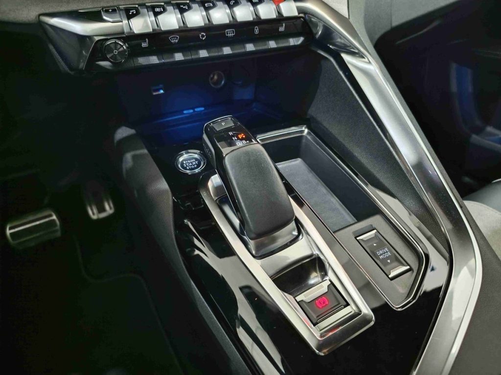 PEUGEOT 3008 Hybrid 225 e-EAT8 GT Pack - 8