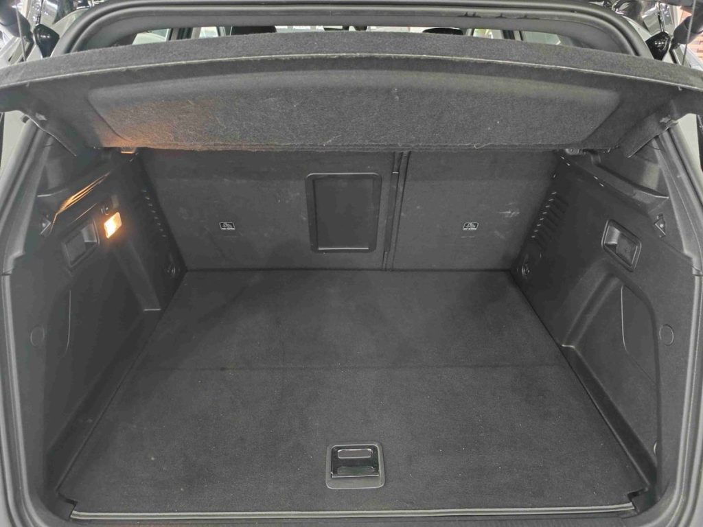 PEUGEOT 3008 Hybrid 225 e-EAT8 GT Pack - 12