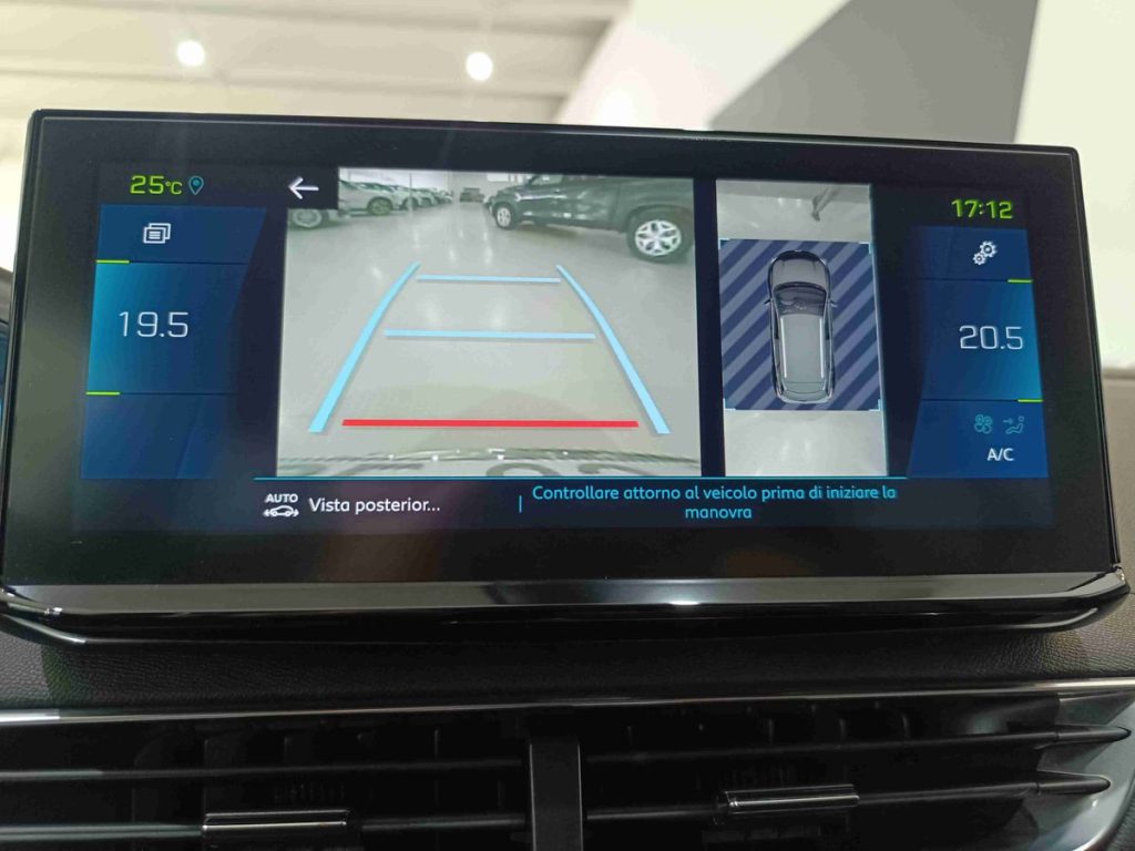 PEUGEOT 3008 Hybrid 225 e-EAT8 GT Pack - 16