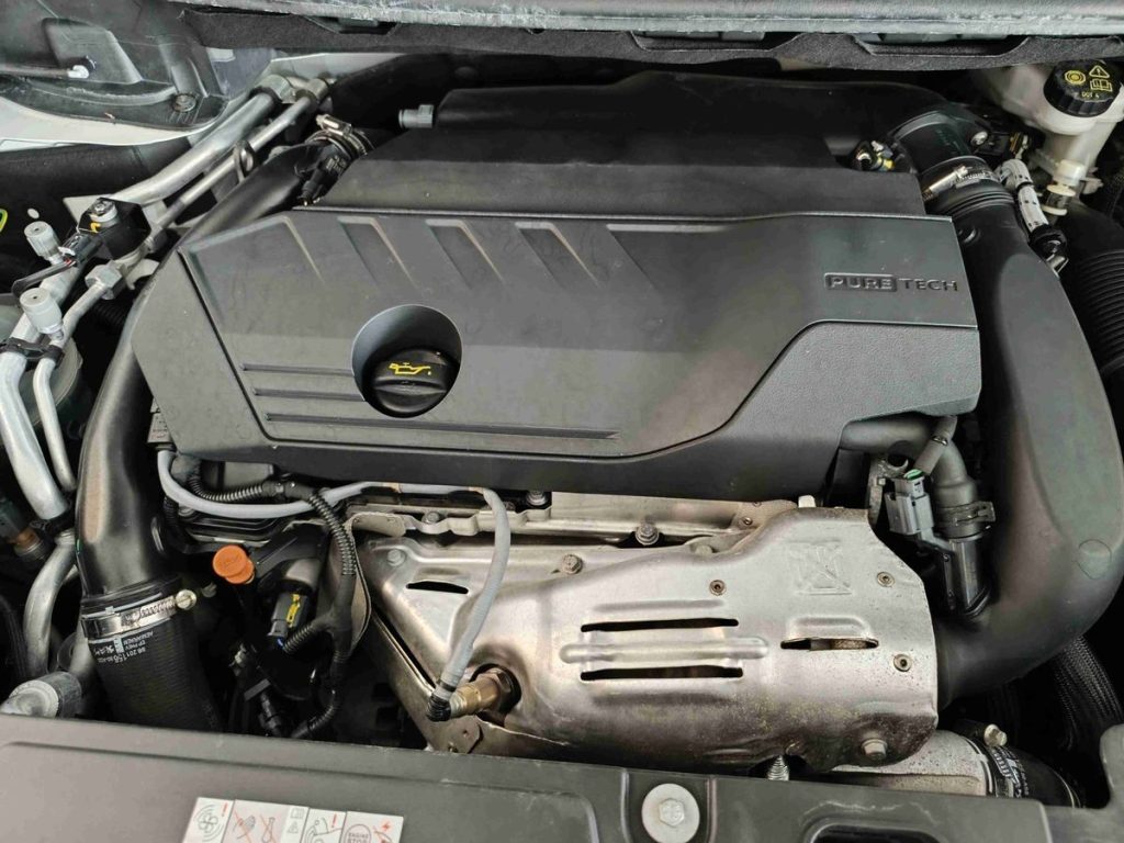 PEUGEOT 3008 Hybrid 225 e-EAT8 GT Pack - 22