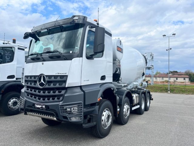 MERCEDES-BENZ  Bianco pastello